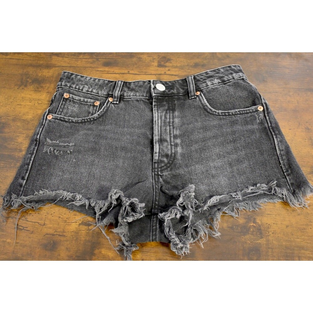 ZARA Black Denim Shorts Women’s US 4 Distressed Raw Hem High Rise Cut Off Jeans - Picture 8 of 9
